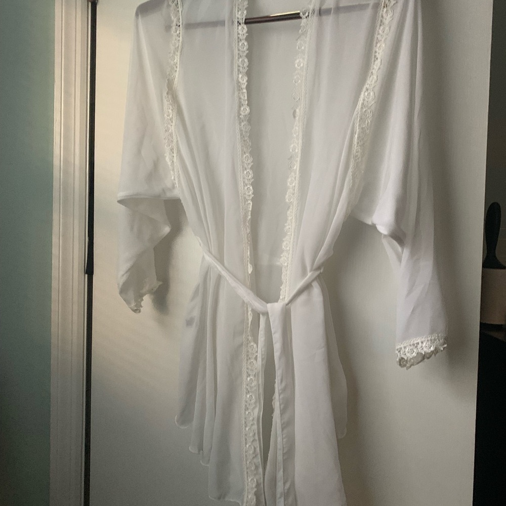 VERENA lace trim robe